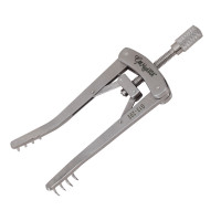 Alm Retractor 2 3/4" 4x4 Prongs